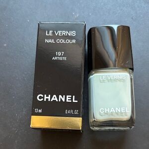 CHANEL Le Vernis Nail Colour 197 Artiste Pale Green Color. Brand new